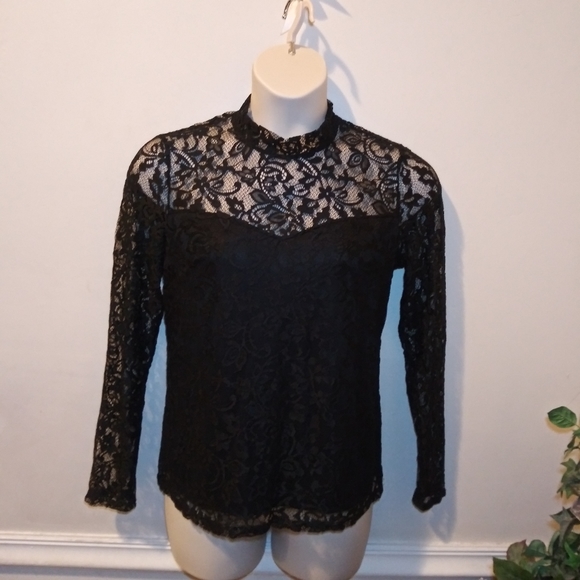 3/$18 JustFab Sexy Black Floral Lace Blouse - Picture 6 of 6